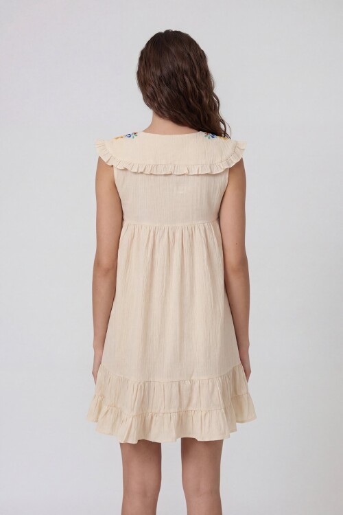 Robası Nakışlı Bağlama Detaylı Önü Düğmeli Keten Elbise