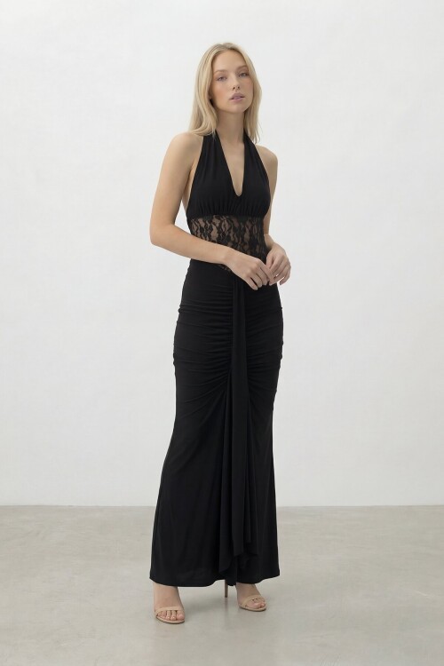 Sırt Dekolteli Dantel Detaylı Uzun Elbise