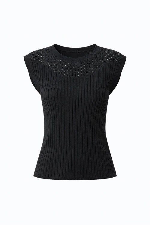 Siyah Kayık Yaka Omuzları Delik Ajurlu Kolsuz Triko Bluz