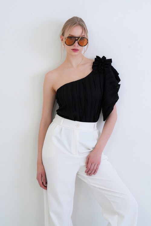 Tek Omuz Detaylı Fırfır Kumaş Bluz Bluz