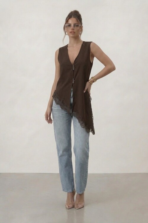 V Yaka Dantel Detaylı Asimetrik Yelek