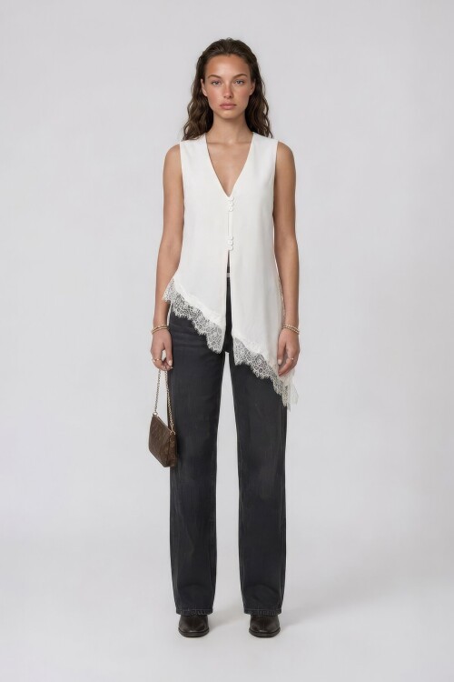 V Yaka Dantel Detaylı Asimetrik Yelek