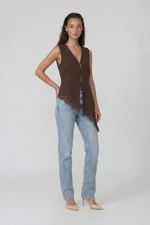 V Yaka Dantel Detaylı Asimetrik Yelek