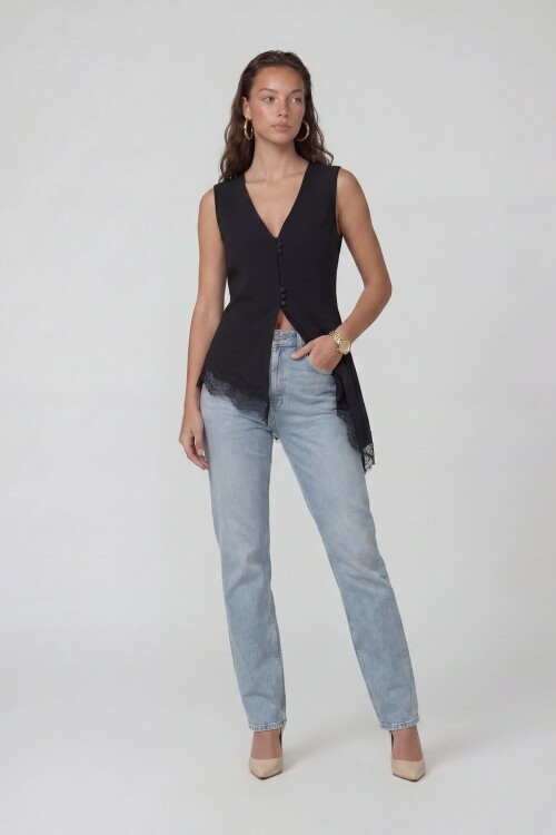 V Yaka Dantel Detaylı Asimetrik Yelek