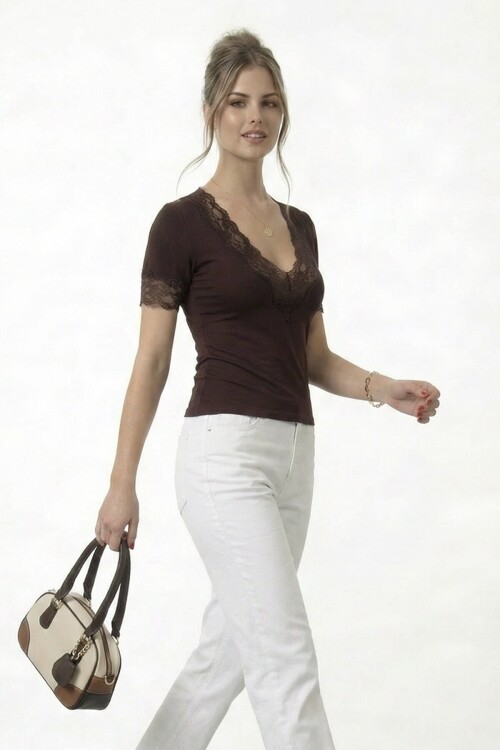 V Yaka Dantel Detaylı Bluz