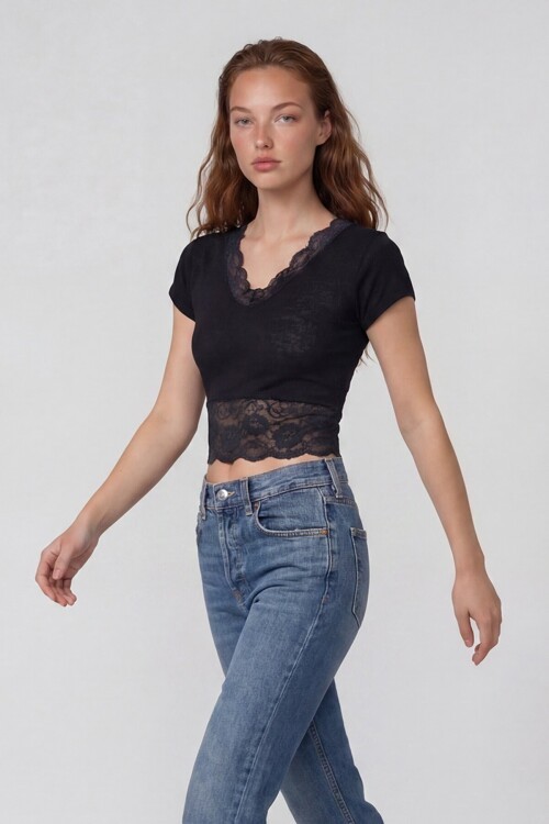 V Yaka Dantel Detaylı Crop Bluz