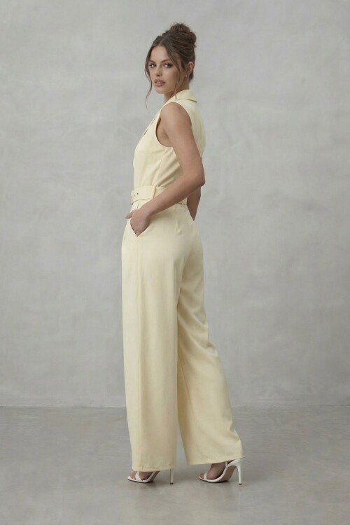 V  Yaka Düğmeli Kemerli Geniş Paça Tulum