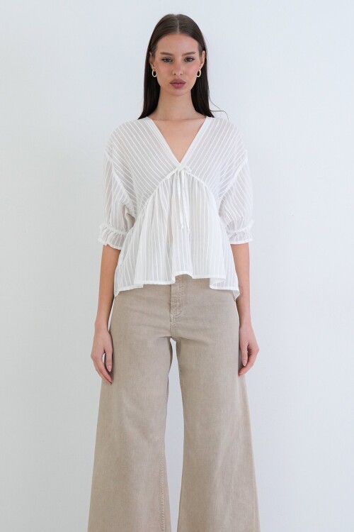 V Yaka Fırfırlı Bluz