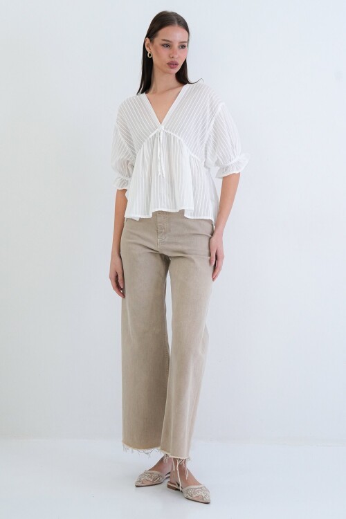 V Yaka Fırfırlı Bluz