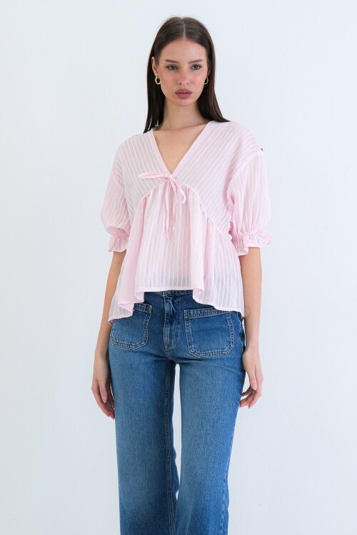 V Yaka Fırfırlı Bluz