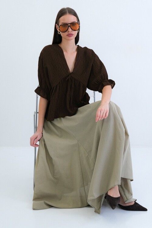 V Yaka Fırfırlı Bluz