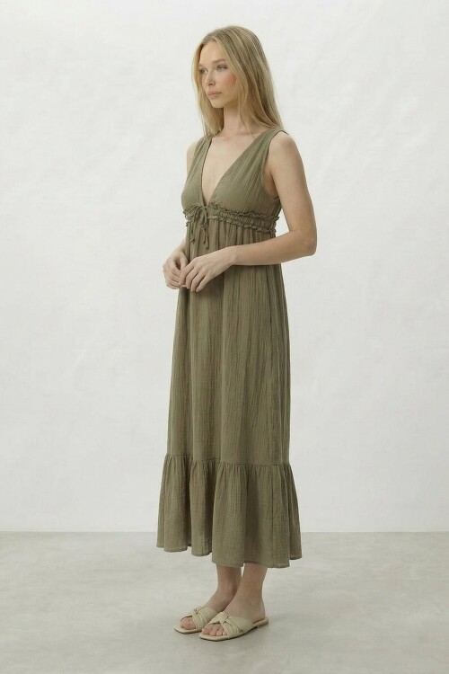 Vizon V Yaka Fırfır Detaylı Astarlı Müslin Elbise