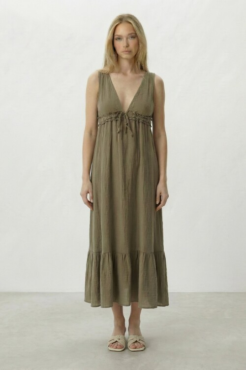 Vizon V Yaka Fırfır Detaylı Astarlı Müslin Elbise