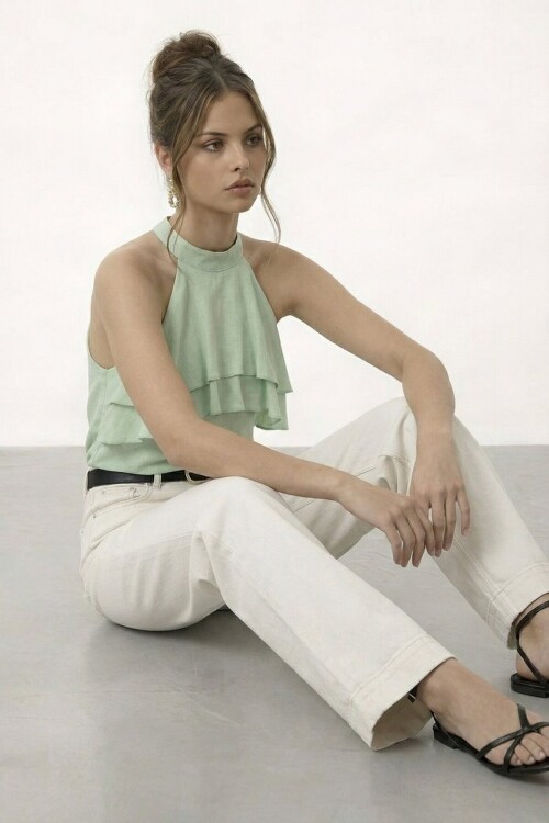 Volan Detaylı Asimetrik Bluz