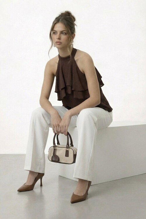 Volan Detaylı Asimetrik Bluz