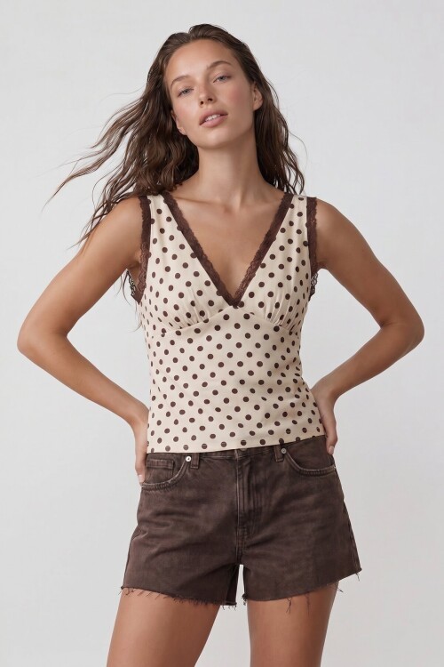 Askılı Drape Detaylı Puantiyeli Crop Bluz