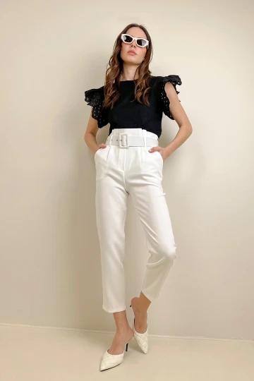 Beyaz Yüksek Bel Çift Cepli Beli Kemerli Straight Fit Pantolon