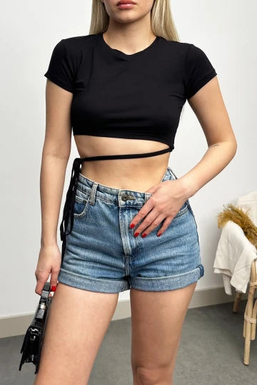 Bisiklet Yaka Bağcıklı Crop Fit T-Shirt