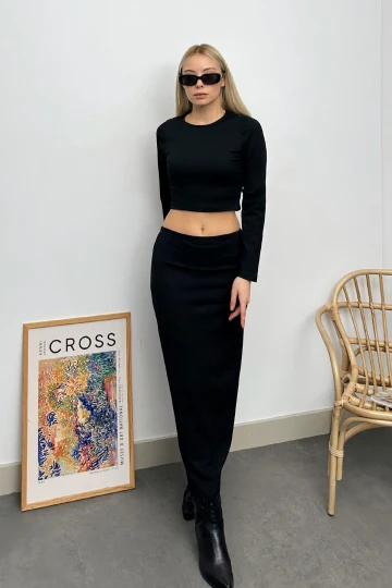 Siyah Bisiklet Yaka Crop Bluz Ve Midiboy Fitilli Etek Takım