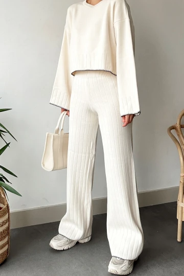 Kroşeta Detaylı Bluz ve Yüksek Bel Pantolon Triko Takım