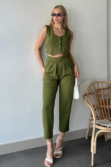 Haki Yüksek Bel Havuç Pantolon Ve Kalp Yaka Düğmeli Crop Yelek Alt Üst Takım