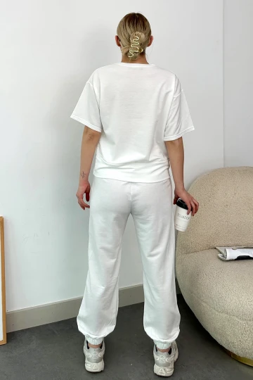Ekru Baskılı T Shirt Ve Yüksek Bel Jogging Takım
