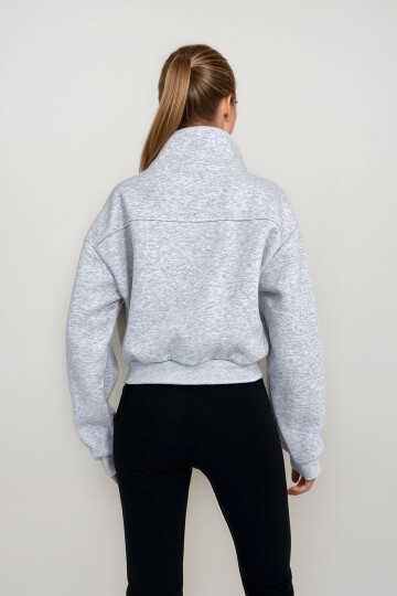 Dik Yaka Fermuarlı Sweatshirt