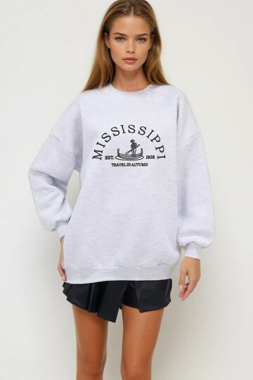 Bisiklet Yaka 3 İplik İçi Şardonlu Nakışlı Oversize Sweatshirt