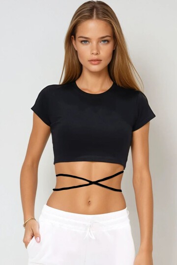 Bisiklet Yaka Bağcıklı Crop Fit T-Shirt