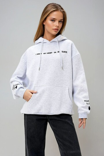 Kapüşonlu Önü Ve Kolları Nakışlı 3 İplik Şardonlu Sweatshirt