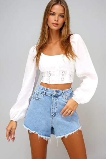 Açık Mavi 5 Cepli Yıpratmalı Taşlanmış Jean Mini Şort
