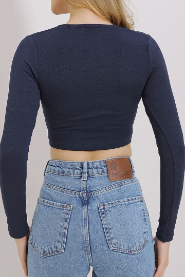 Lacivert Kare Yaka Önü Dikişli Crop Bluz