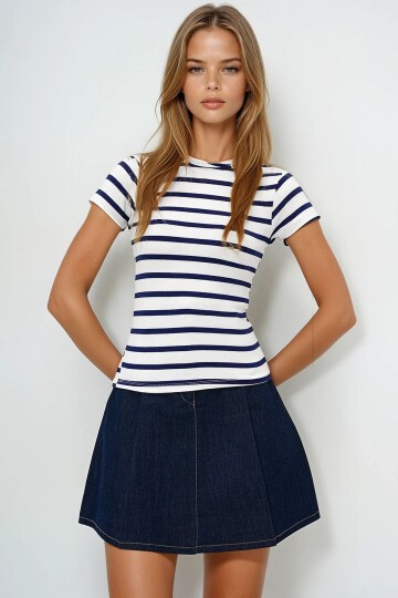 Bisiklet Yaka Yarım Kol Çizgili Crop Bluz