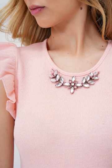 Pembe Metal Aksesuarlı Kolu Fırfırlı Kaşkorse Bluz
