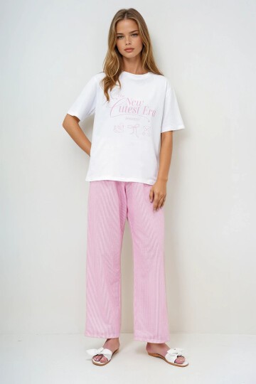 Yazı Baskılı Basic T-Shirt Ve Çizgili Pantolonlu Örme Pijama Takımı