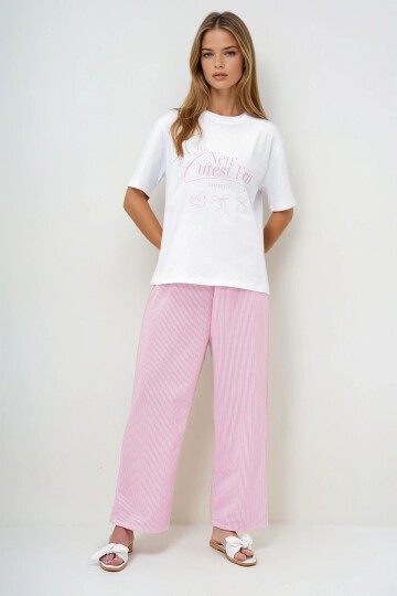 Yazı Baskılı Basic T-Shirt Ve Çizgili Pantolonlu Örme Pijama Takımı