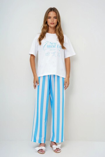 Yazı Baskılı Basic T-Shirt Ve Çizgili Pantolonlu Örme Pijama Takımı