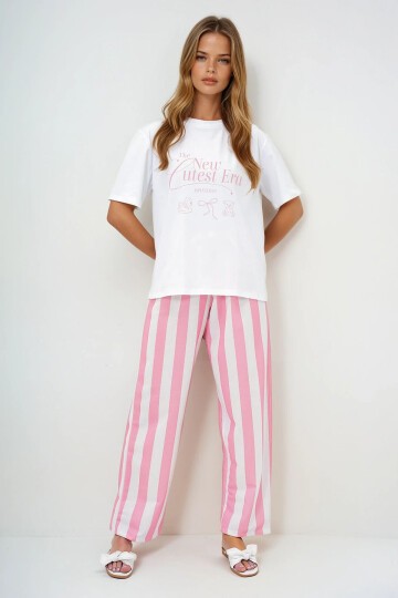 Yazı Baskılı Basic T-Shirt Ve Çizgili Pantolonlu Örme Pijama Takımı