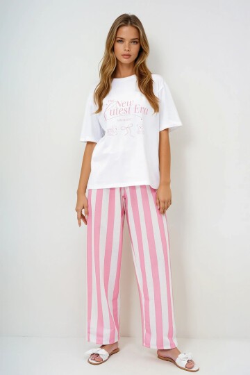 Yazı Baskılı Basic T-Shirt Ve Çizgili Pantolonlu Örme Pijama Takımı