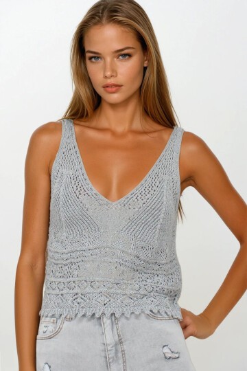 Gri Askılı Ajurlu Örme Crop Bluz
