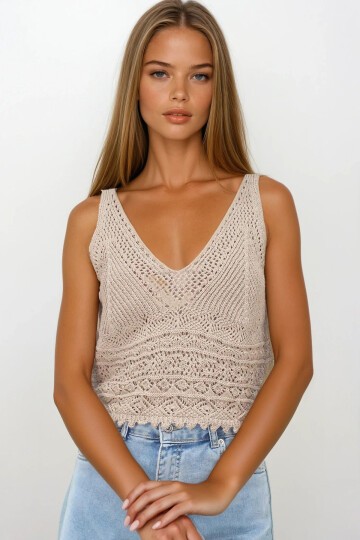 Koyu Bej Askılı Ajurlu Örme Crop Bluz