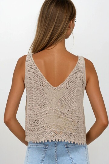 Koyu Bej Askılı Ajurlu Örme Crop Bluz