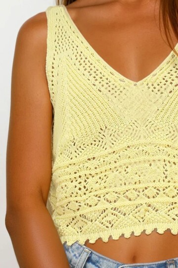 Sarı Askılı Ajurlu Örme Crop Bluz