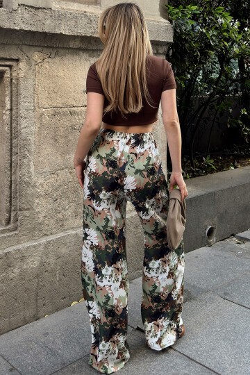 Yeşil Bağlama Cepsiz Detaylı Beli Lastikli Rahat Kesim Pantolon