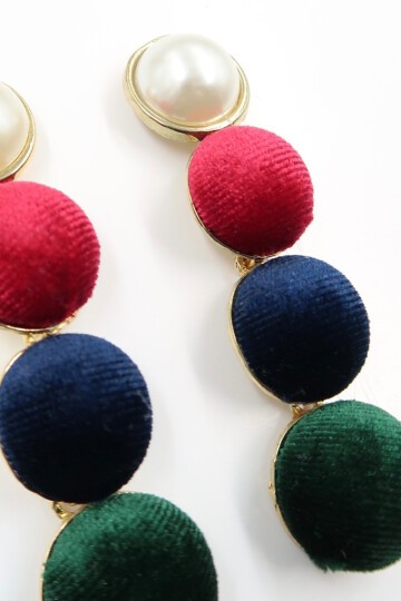 Gold Detaylı Sallantılı Kadife Küpe