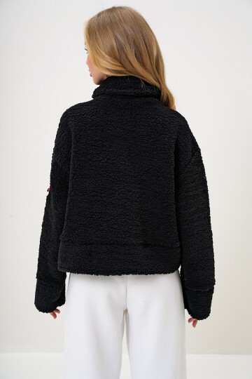 Balıkçı Yaka Çift Cepli Önü Fermuarlı Peluş Crop Ceket