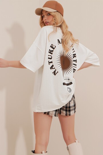 Beyaz Bisiklet Yaka Baskılı Oversize Unisex T-Shirt
