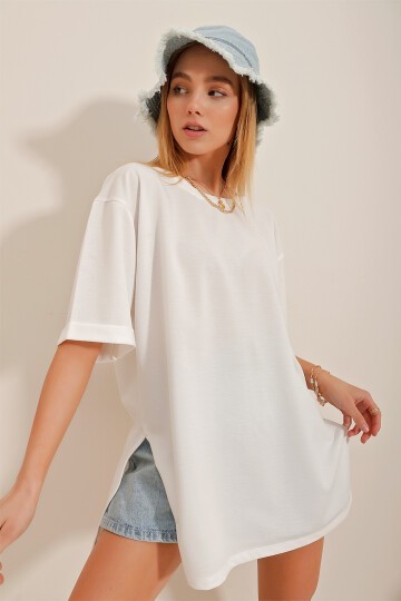 Bisiklet Yaka Duble Kol İki İplik Yanı Yırtmaçlı Oversize T-Shirt