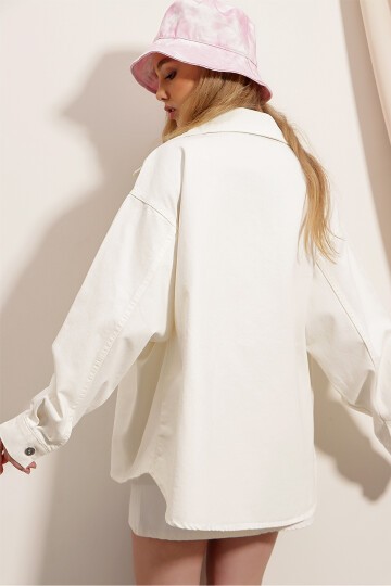 Çift Cepli Yıkamalı Oversize Denim Ceket