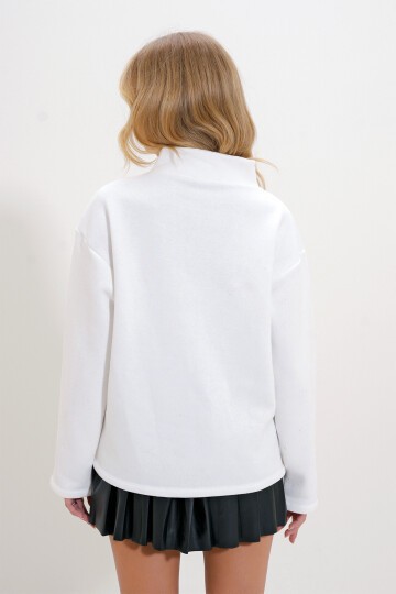 Dik Yaka Çıt Çıt Kapamalı Sweatshirt